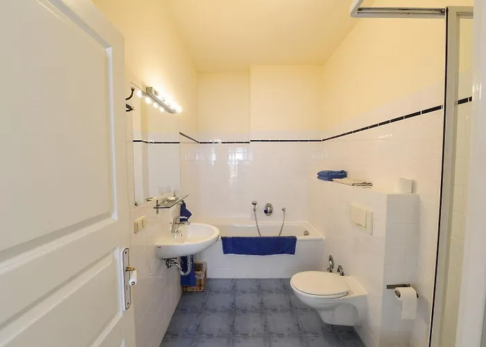 Gutshaus-grubnow-ferienwohnung-4-mit-hund-am-wasser-sauna-und-wlan-incl Appartement Grubnow